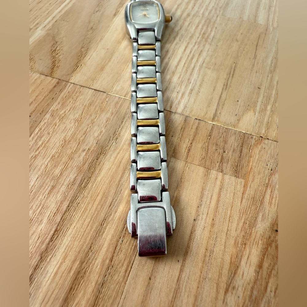 Citizen eco-drive ladies dainty two toned solar power watch - Picture 4 of 13